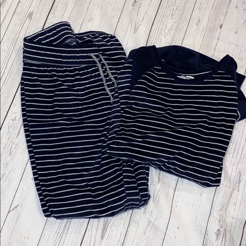 Super soft and warm Sonoma Pajama Set sz small